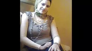 ඇවා ඇඩම්ස් තම දියණියගේ පෙම්වතා සොරකම් කරයි