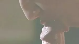 Bossy Blonde Stepmom Chap ට Lick කිරීමට නියෝග කරයි