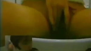 සබ්රිනා ඇගේ සියලු සිදුරු විදින තුරු විදින