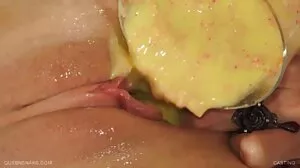 BRAZZERS පියාගේ මිතුරා එමිලි විලිස්ගේ ගුද අවශ්‍යතා පුරවයි