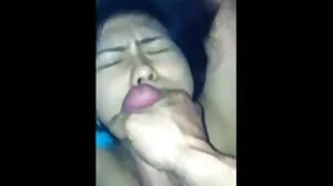 කම්මැලි ලැරී ඩිල්ඩෝ සමඟ ස්ටෙප්මා සොයා ගනී