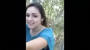 ආකර්ශනීය තරුණයා විශාල TIT MILF හැඳි