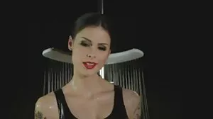 පරිණත MILF Reagan Foxx විසින් පොළඹවන ලද ComputerMan